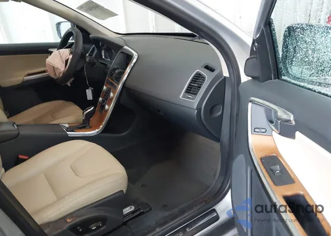 2017 Volvo Xc60 T5 Inscription z USA, uszkodzony, nr VIN YV440MRU2H2122564